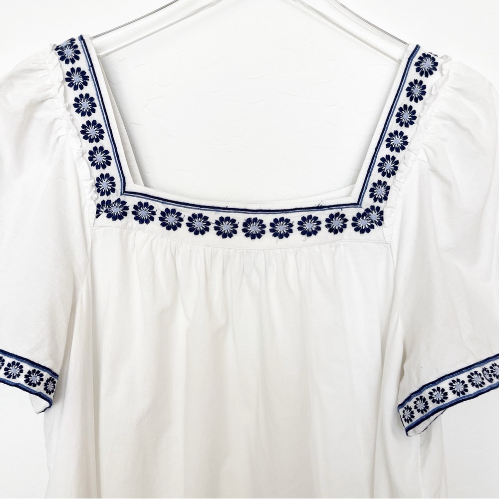 Draper James Embroidered White dress with blue floral Pattern Size Medium - Picture 5 of 14